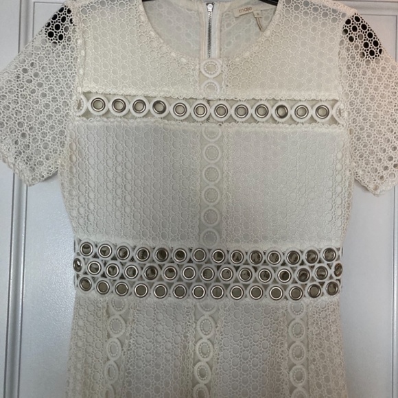 Maje white crochet and grommet dress  Maje Size 2 which equals a 38 or M - Picture 2 of 8
